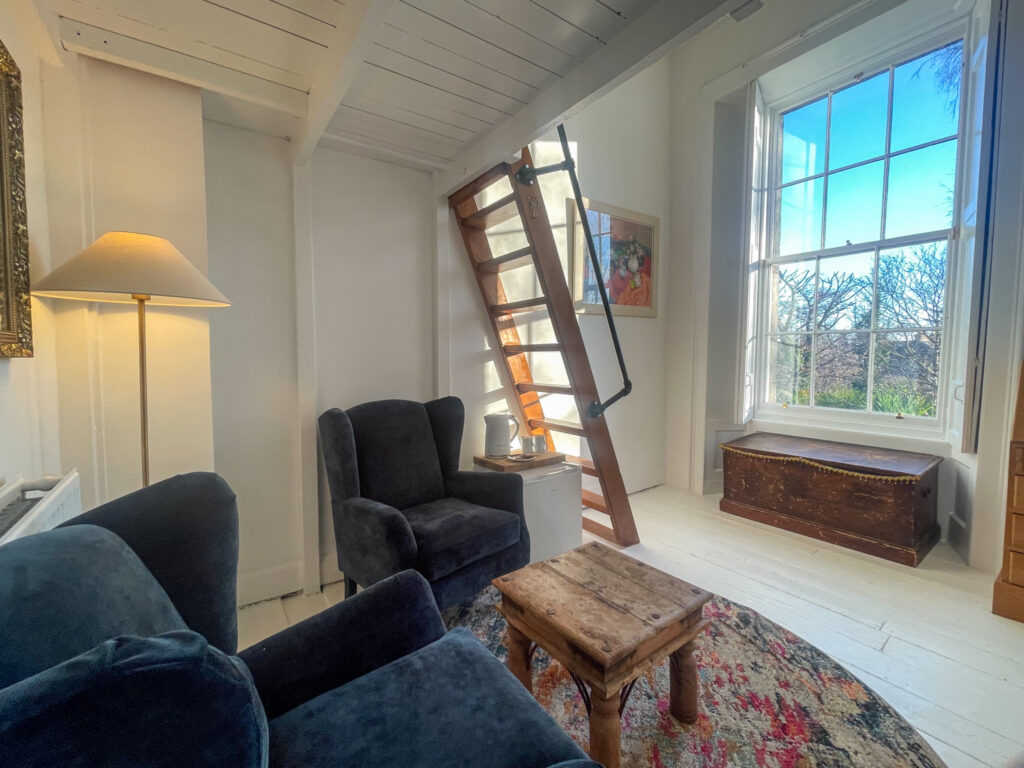 Mezzanine guest room